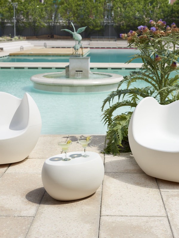 Ogrodowy_stolik_kawowy_BLOS_slide