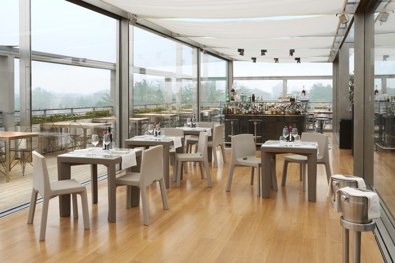 Ogrodowe_krzesło_jadalniane_Q4_slide