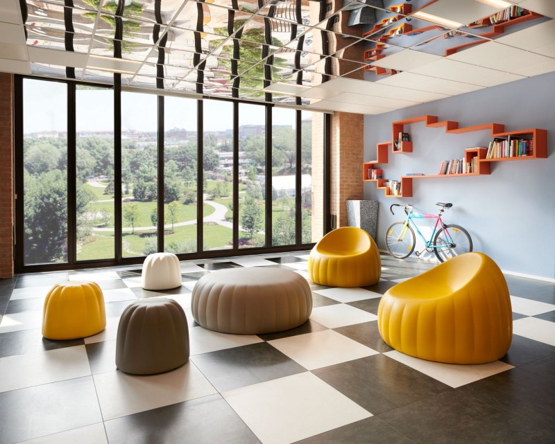 Ogrodowy_stołek_GELEE_slide