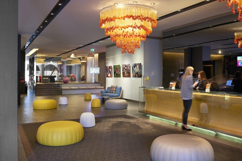 Ogrodowy_stołek_pufa_GELEE_GRAND_slide