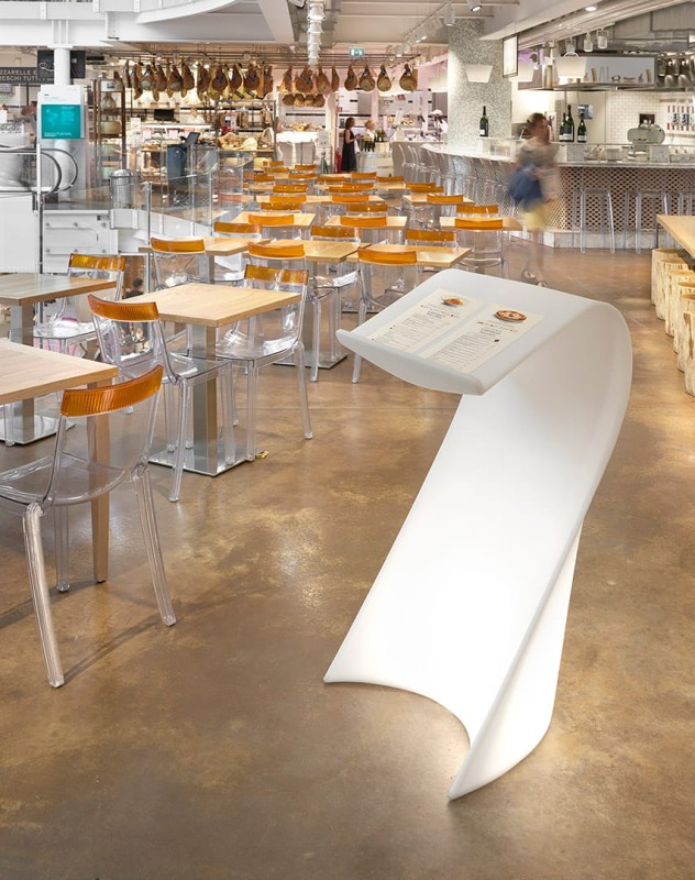 Ogrodowa_mównica_SWISH_slide