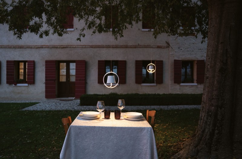 lampa_ogrodowa_USB_wiszaca_poldina_zafferano