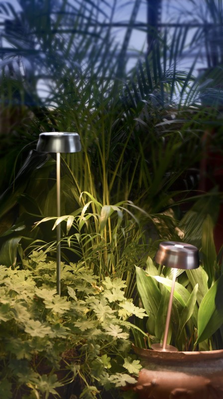 ogrodowa_lampka_USB_Zafferano-Lampes-à-porter_Sister Light picchetto_wbijana w grunt