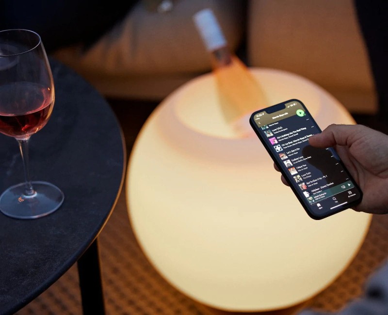 Lampa_podłogowa_Sphere_głośnik_cooler