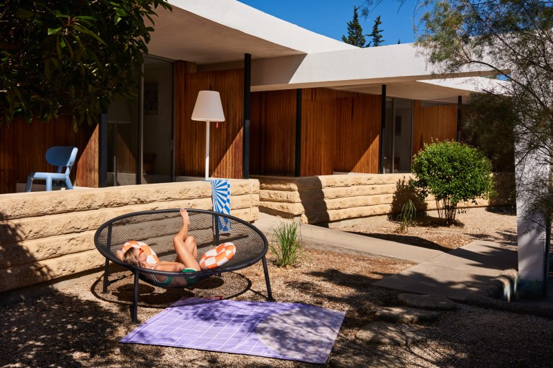 leżanka_ogrodowa_fatboy-netorious-z-poduszką-i-pokrowcem