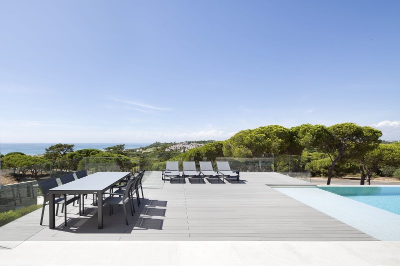 Stół_obiadowy_ogrodowy_DANLI_aranżacja