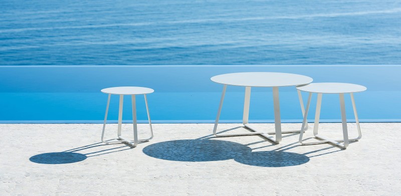 Stolik_kawowy_ogrodowy_ELKO_aranżacja