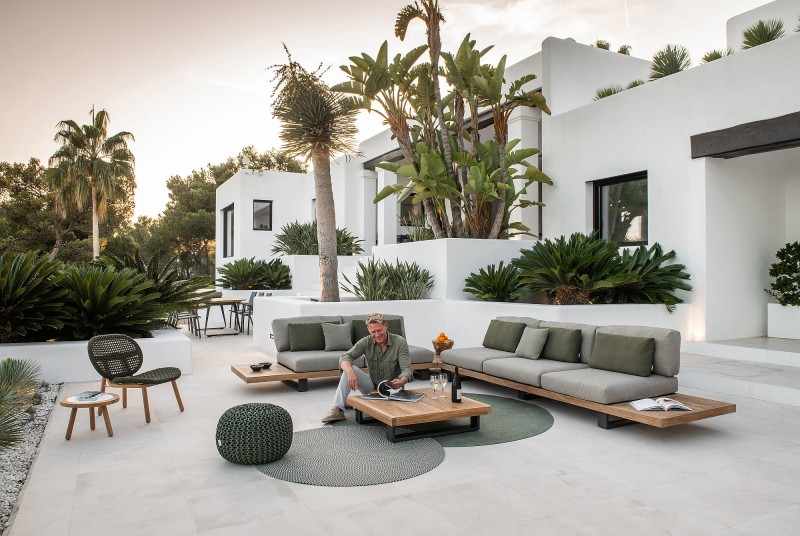 Stolik_kawowy_kwadratowy_teak_TRURO