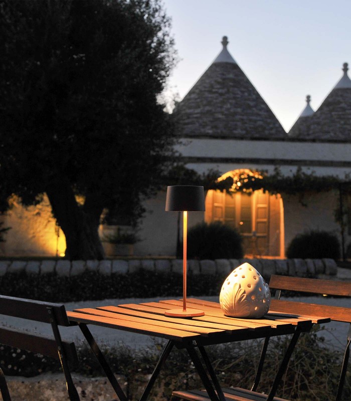 Ogrodowa_lampka_led_OLIVIA_stołowa_Zafferano