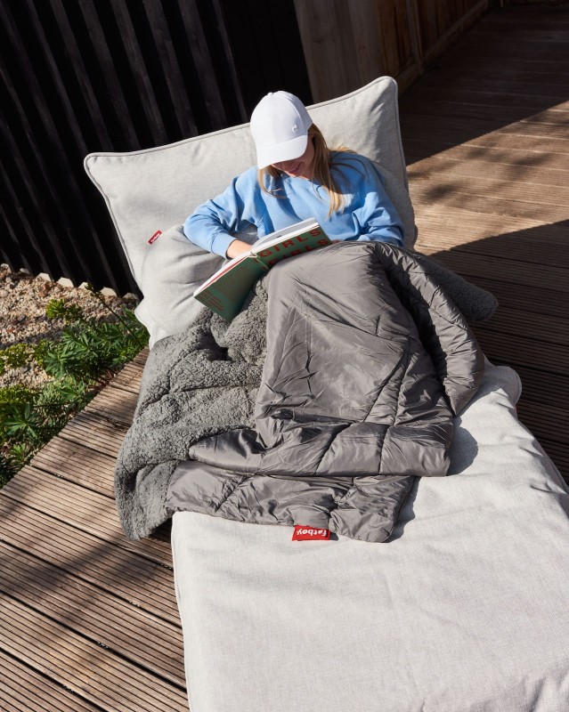 20_FATBOY_Hotspot-Blanket+Paletti+Model_Loenen_LR_03.jpg