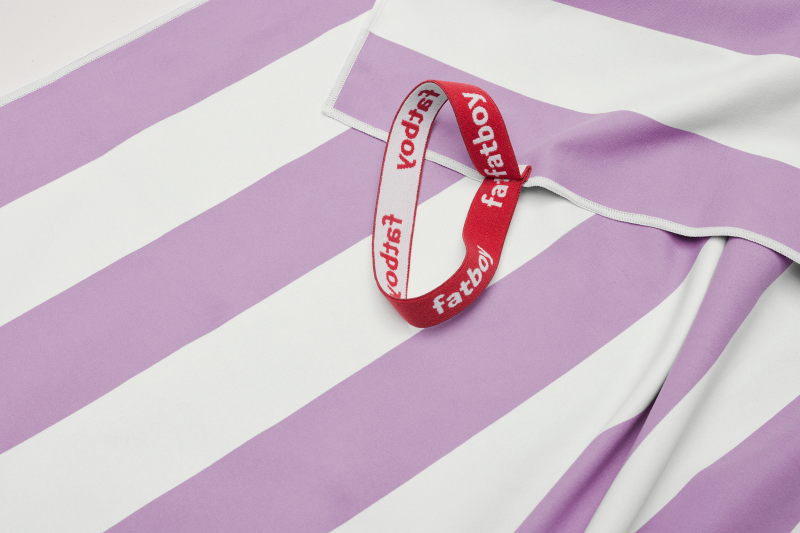 fatboy-beach-baggy-lilac-closeup-02-106442.png