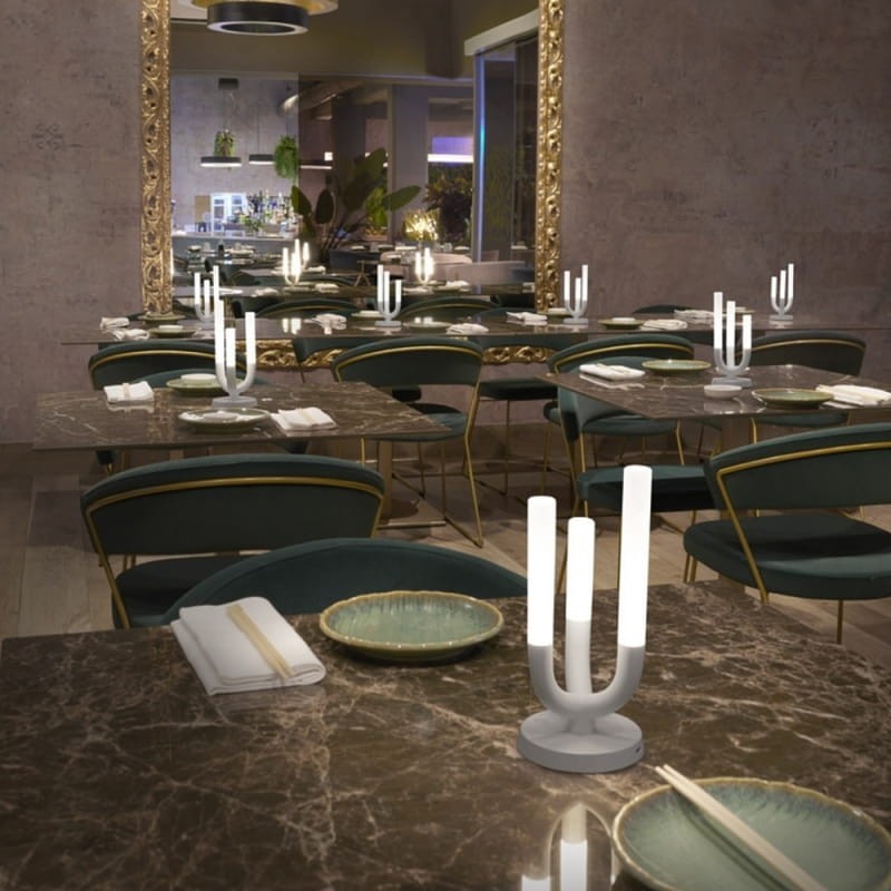 lampa_USB_luna_slide