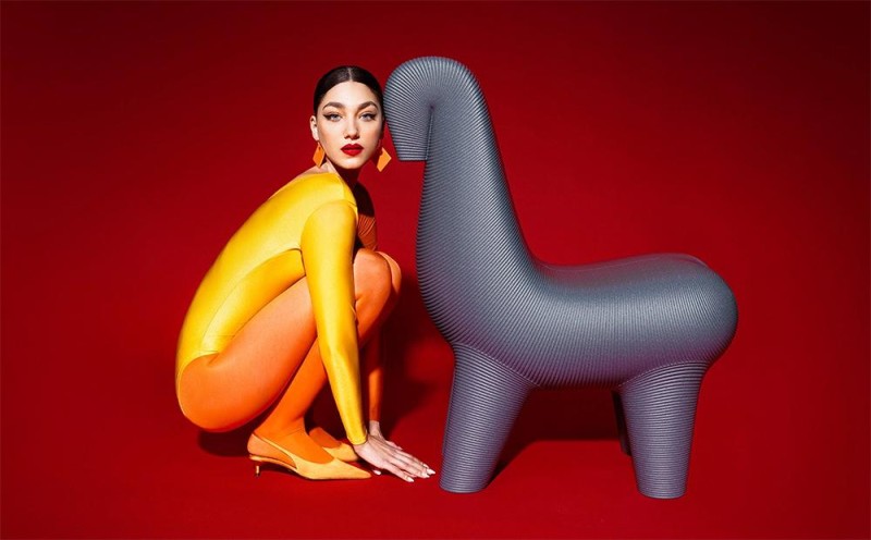 krzesło-fotel-qeeboo-ghoda-chair-design-by-satyendra-pakhalé