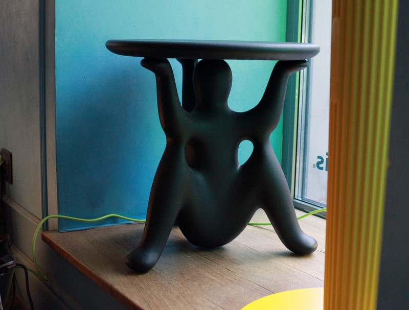 stolik-kawowy-qeeboo-helpyourself-side-design-by-starck-fasanotto