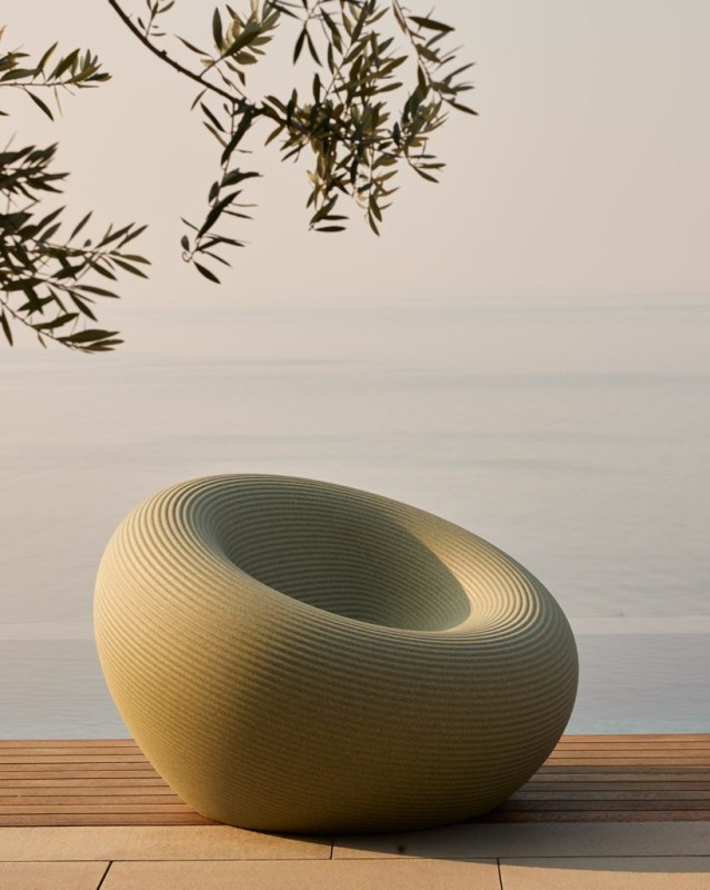 fotel_ogrodowy_Qeeboo_Nami