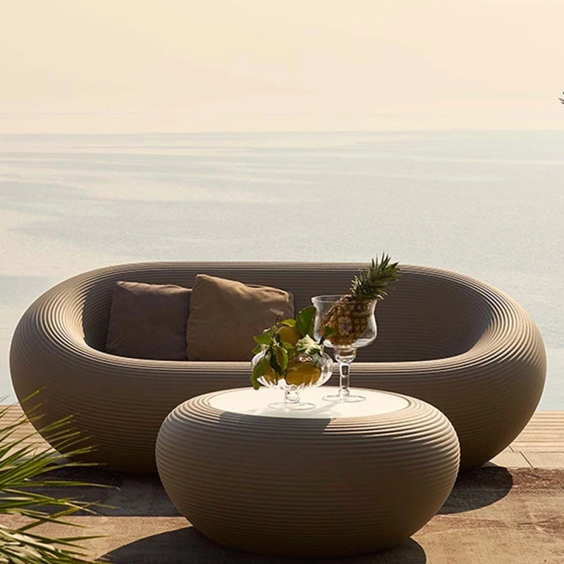 sofa_ogrodowa_qeeboo-nami-sofa-stefano-giovannoni