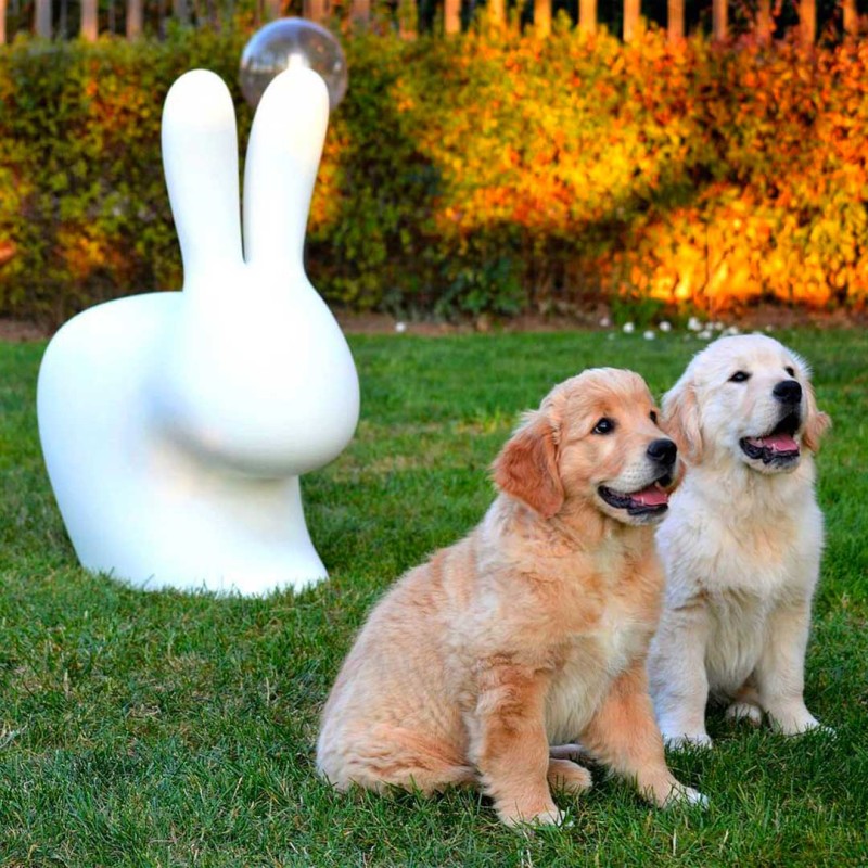 siedzisko_królik-qeeboo-rabbit-chair-by-stefano-giovannoni