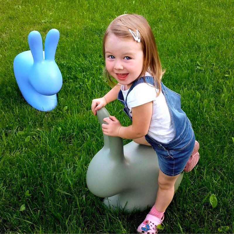 siedzisko_królik-qeeboo-rabbit-baby-chair-by-stefano-giovannoni