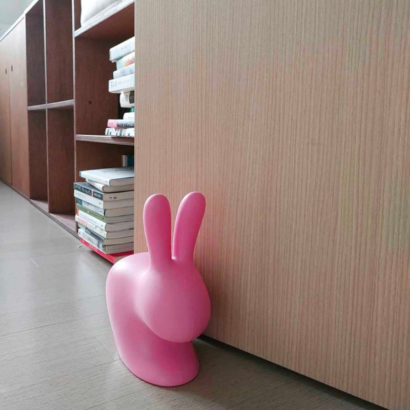 siedzisko_królik-qeeboo-rabbit-baby-chair-by-stefano-giovannoni