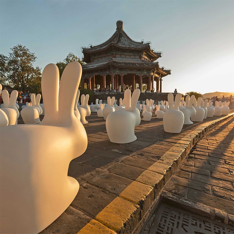 lampa-królik--qeeboo-rabbit-lamp-outdoor-led-by-stefano-giovannoni