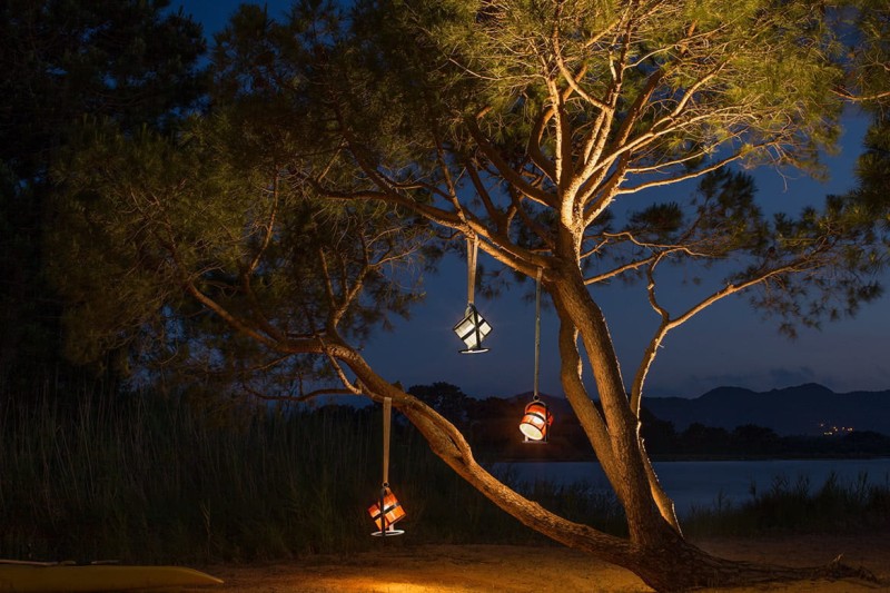 La-Lampe_Petite-3.jpg