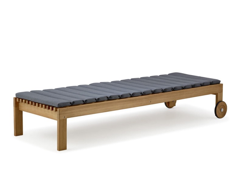 ogrodowy_leżak_teak_AMAZE_caneline_z_poduszką