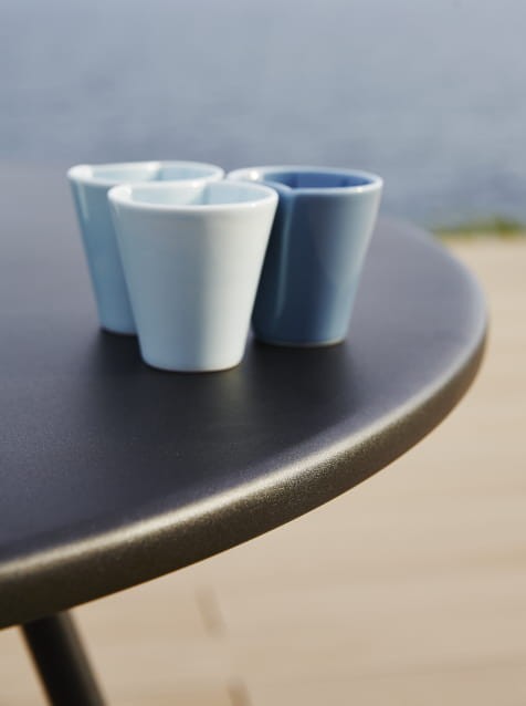 Aluminiowy_stół_ogrodowy_AREA_caneline