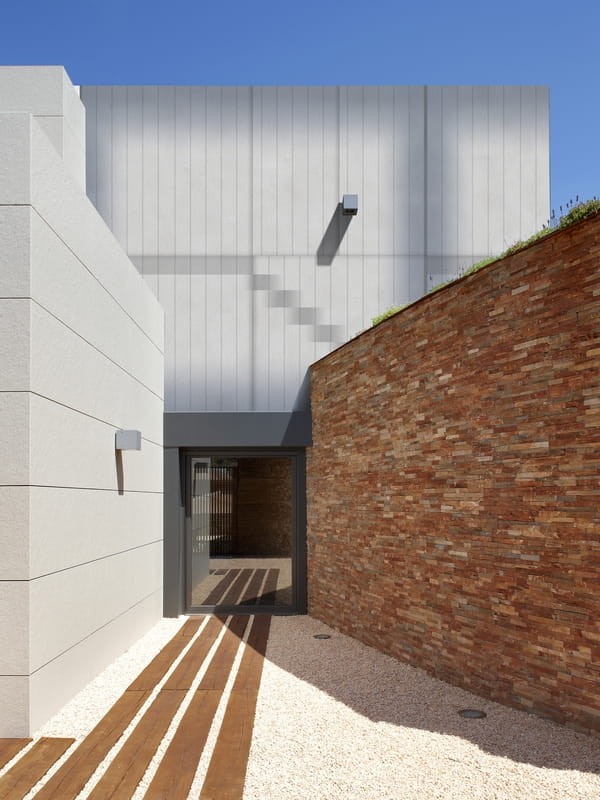wallanddeco-white-lie-2019.jpg