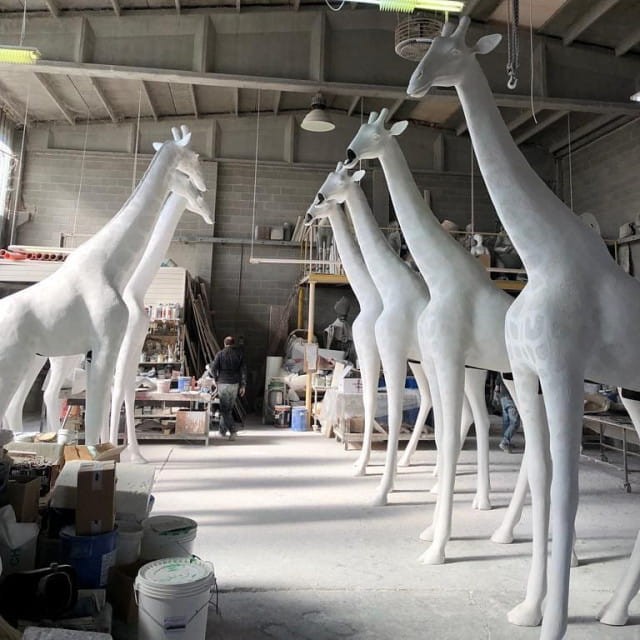 lampa-ogrodowa-qeeboo-giraffe-in-love-xl-4-meters-design-by-marcantonio